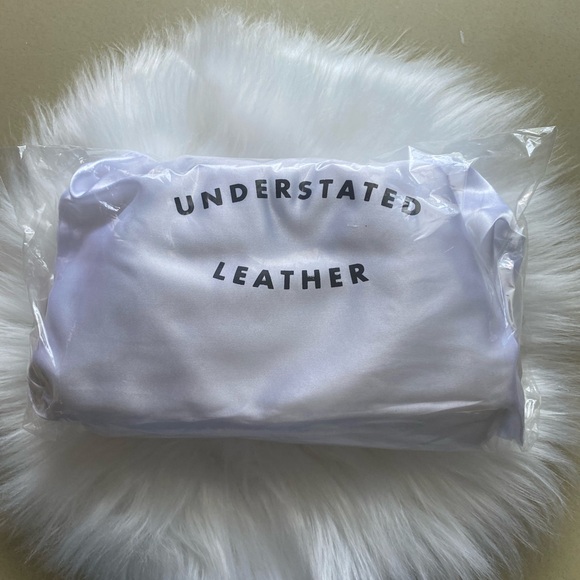 New Understated Leather clamshell clutch Vegan Leather handbag/Crossbody ivory - Picture 16 of 16